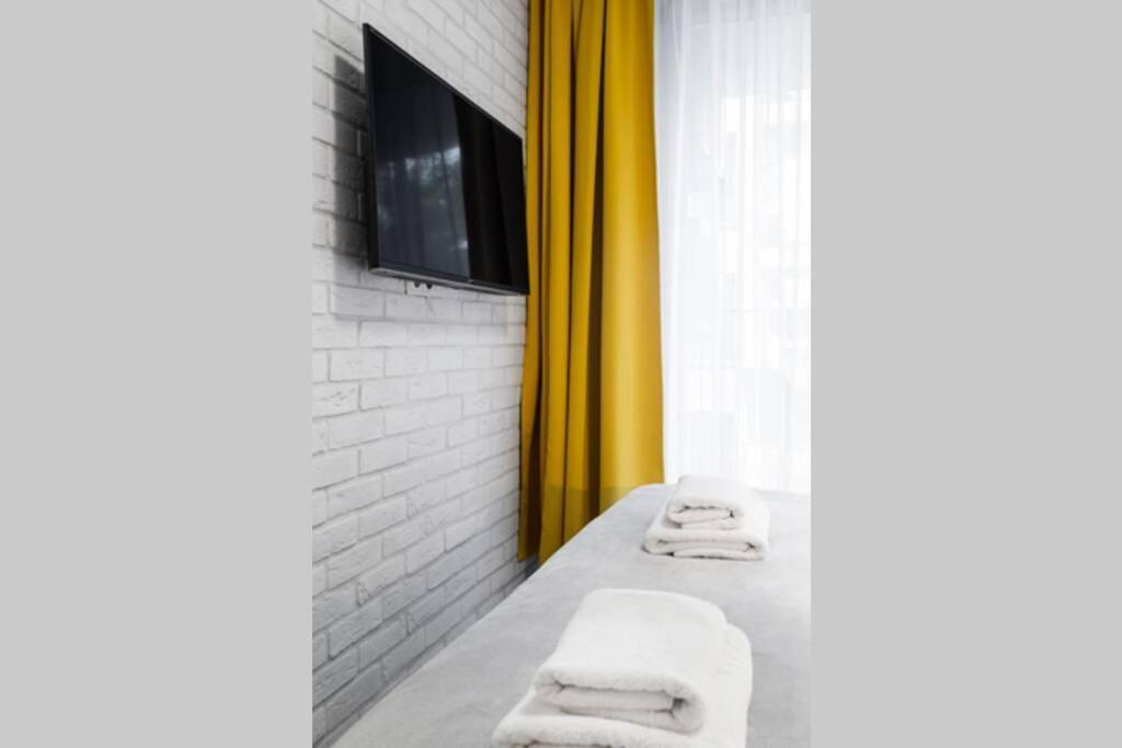 Househost Apartment: Miodowa 42/8A Street Krakow Exterior photo